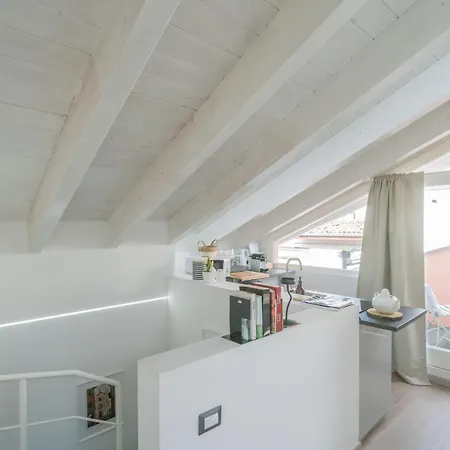 Sky By Rent * Como